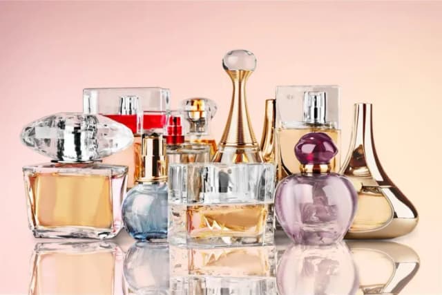 Perfum EDP co to znaczy? Poznaj tajemnice wody perfumowanej Perfum EDP co to znaczy? Poznaj tajemnice wody perfumowanej